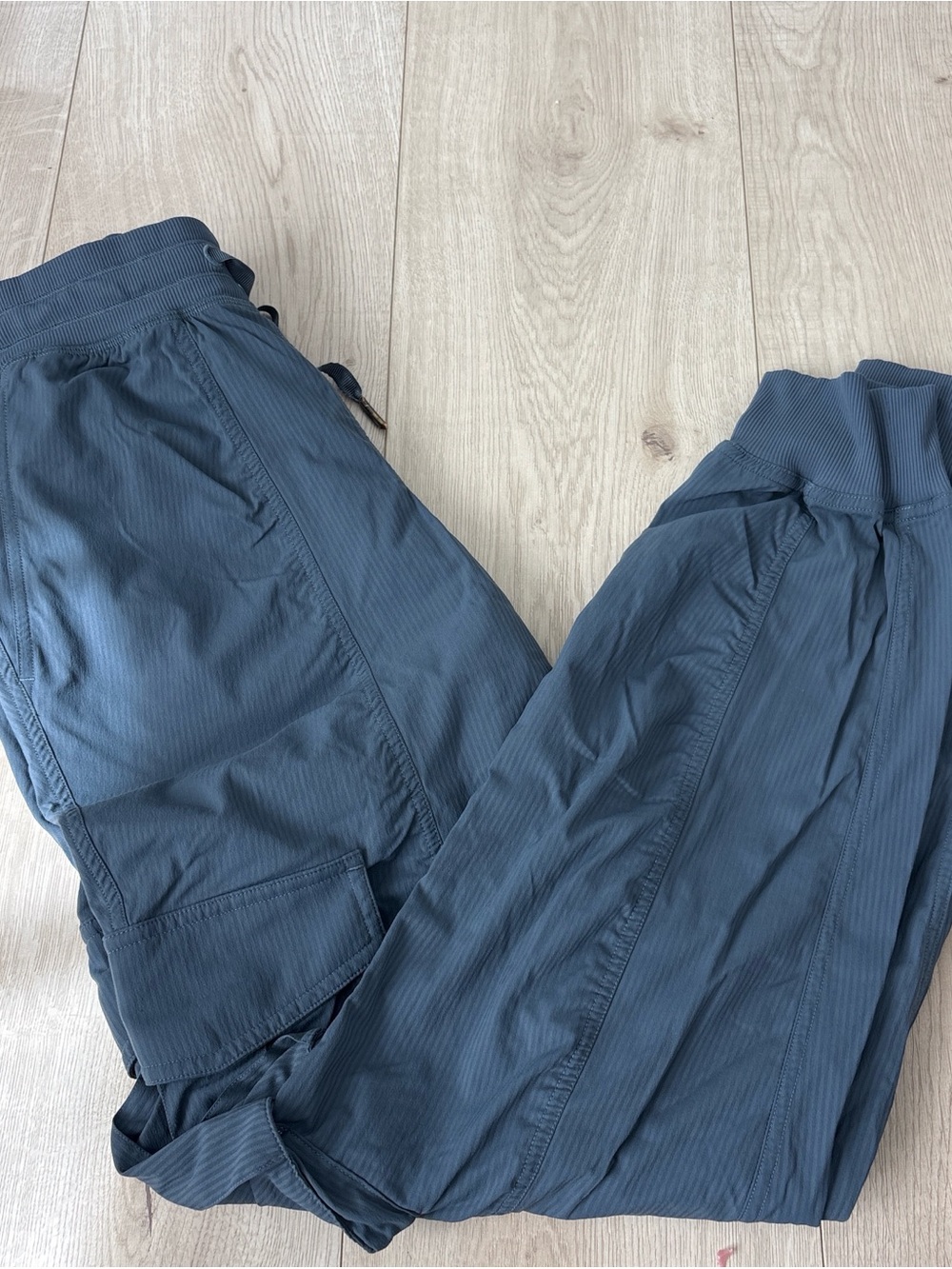 Lululemon XS Dance Studio Relaxed-Fit Mid-Rise Cargo Jogger